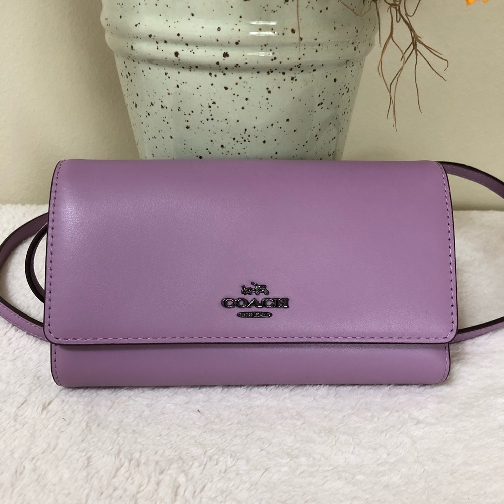 COACH Phone Crossbody in Smooth Leather - Lily - Picture 1 of 6